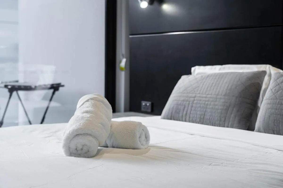 Lejlighed Noir Reverie - Designer Home By The River, Free Carpark, Gym & Pool Brisbane Australien