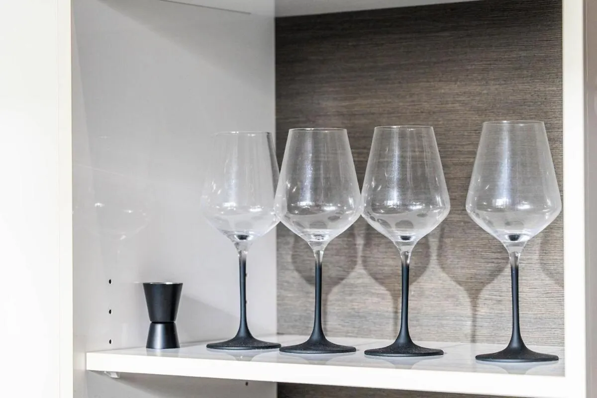 Lejlighed Noir Reverie - Designer Home By The River, Free Carpark, Gym & Pool Brisbane Australien