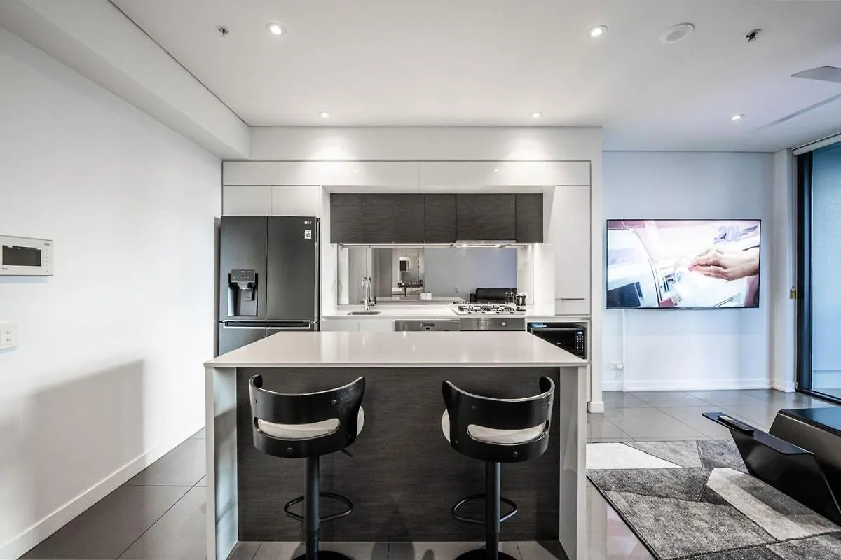 Noir Reverie - Designer Home By The River, Free Carpark, Gym & Pool Brisbane 0*,